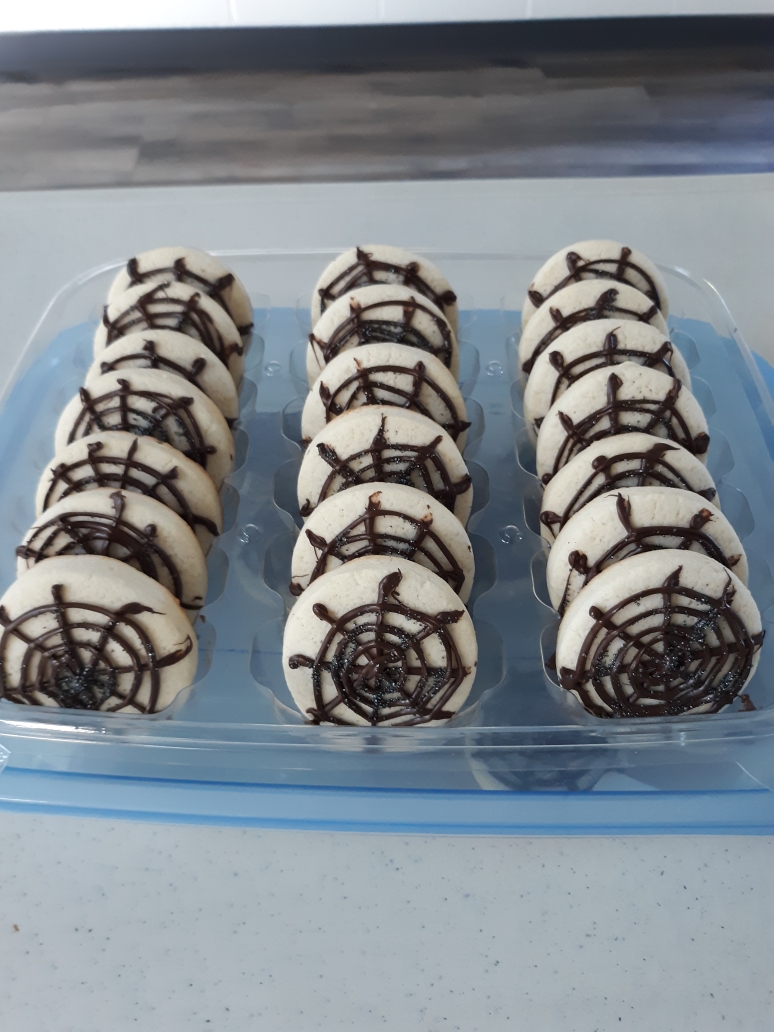 ms_cookies_spooky_fun_spider web_sugar_cookie